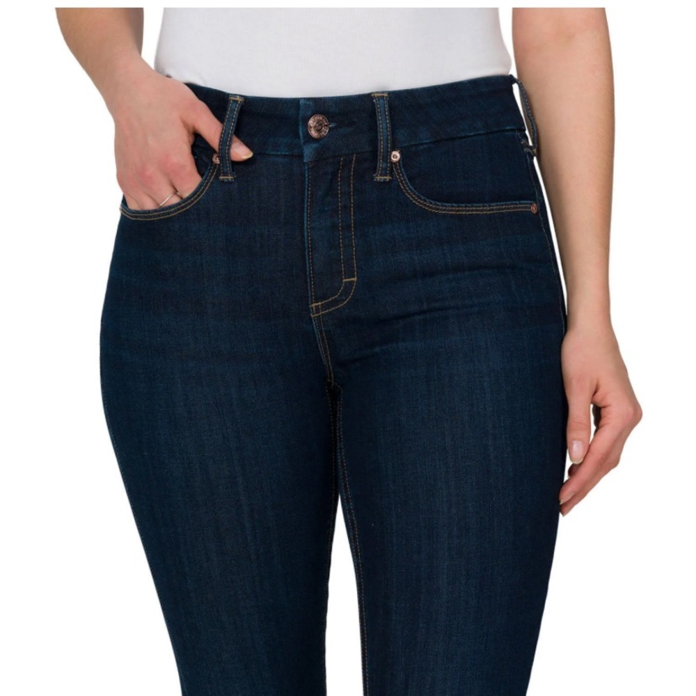 Seven7 skinny tummy less stretchy high rise jeans.